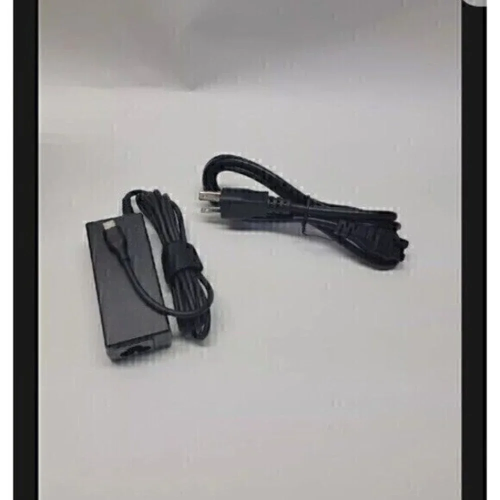 New In Box: USB Type-C Professional Laptop Charger QBOH65 for Dell or Mac Laptop
